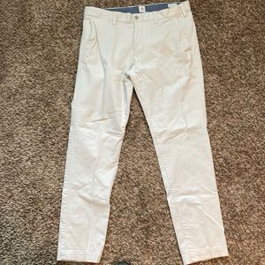Mens Gap slacks - white 36x32 slim